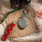 Llavero de Acero Inoxidable con Espejo y Bolsillo - Diseño de Labial y Colgante Plateado, Regalo Ele