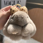 Llavero con Peluche de Conejito Pompón – Accesorio Premium Hecho a Crochet