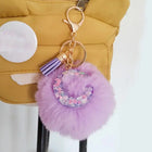 Llavero con Peluche de Letra Inicial y Pompón Morado - Glitter Resina