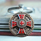 Llavero para Bolso Cruz Templaria Roja - Símbolo Masón de Resina y Metal, Accesorio Premium