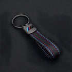 Llavero para llaves de coche de metal y cuero: Elegancia BMW a crochet