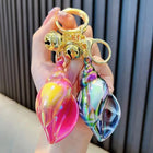 Llavero a Crochet Paso a Paso: Concha Iriada y Perla Aurora – Accesorio Artesanal de Lujo