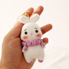 Llavero con Peluche Conejito Tejido a Mano - Premium Crochet Paso a Paso