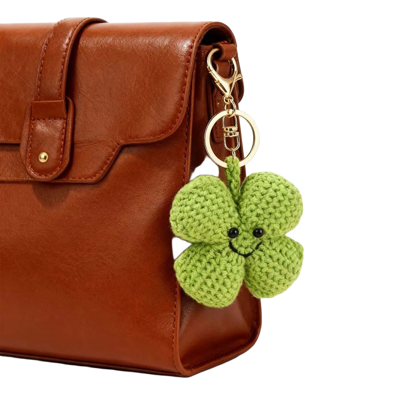 Bag Charm Premium: Llavero Trébol de 4 Hojas y Corazón Tejido - Accesorio Creativo para Bolsos