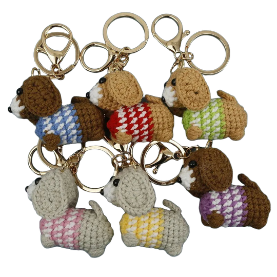Llavero con Peluche Tejido a Mano - Perro Salchicha Dachshund Crochet, Suave y Original